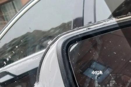 开车偷看后视镜的人是什么人