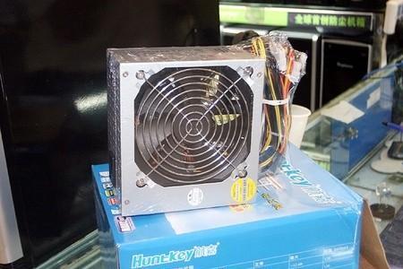 航嘉电源开机风扇动一下