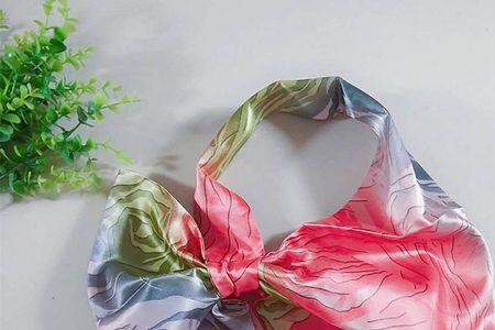 护士丝巾佩戴方法图片