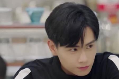 吴白为什么总帮佟年