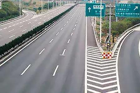 高速公路高架桥安全距离