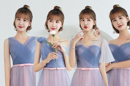 伴娘如何给新娘提裙摆