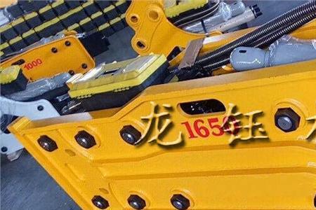 140挖机破碎枪杆怎么换
