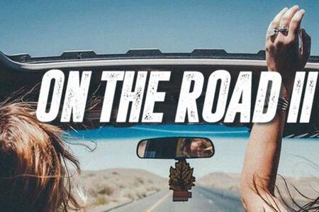 cross the road与across the road的区别