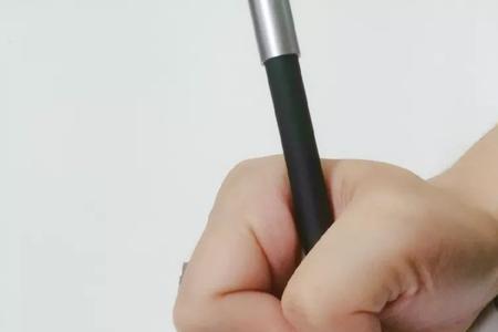 写字的胳膊是左还是右
