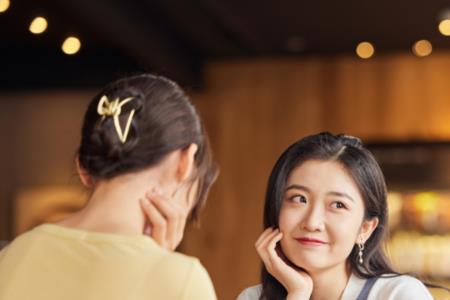 已婚女人会主动约男人看电影吗