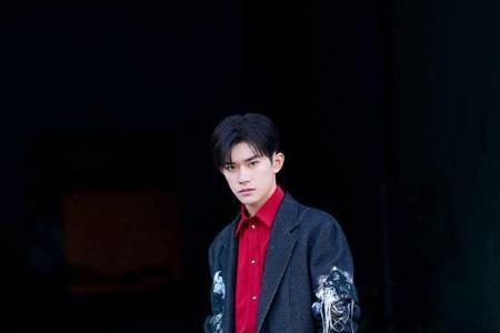 2021的易烊千玺有到180cm吗