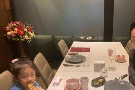 汪小菲有兄弟姐妹吗