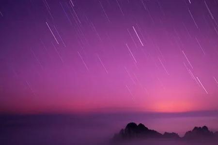 与皓月星辰繁星,意思相近的词语