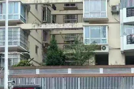 新小区商铺一平100元贵不