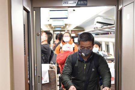 火车中途让乘客下车什么意思