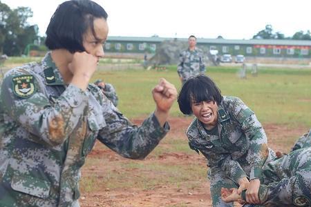 高中毕业女生当兵怎样