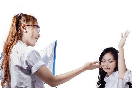 初中女孩撒谎怎么办