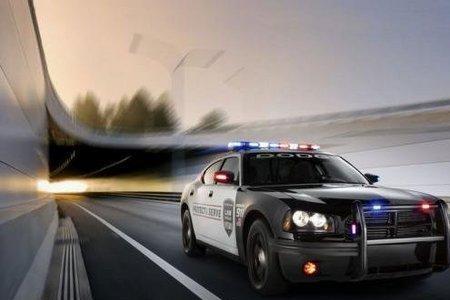 速度与激情5为什么偷了警车