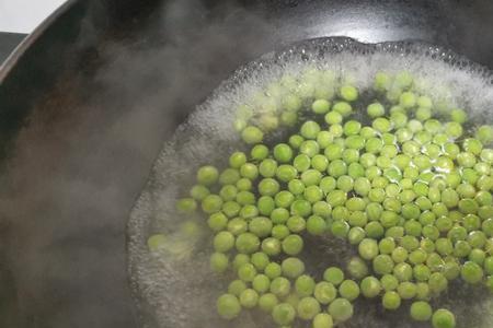 青豌豆含油吗
