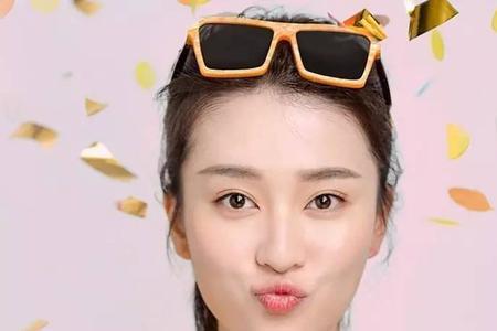 女生说睁不开眼睛是什么意思