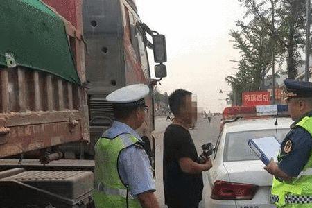 交警扣车可以让别人代领吗