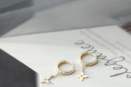 金耳坠小花断了能接上嘛