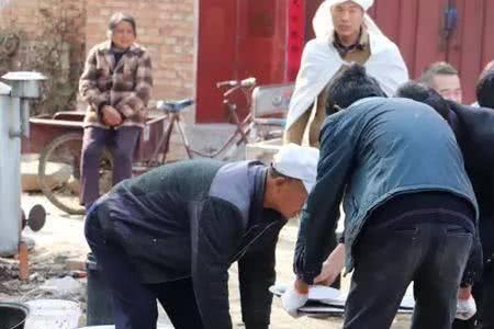 为什么农村人办丧事要用哀乐