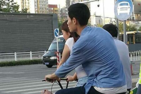 女生喜欢看小黄车正常吗