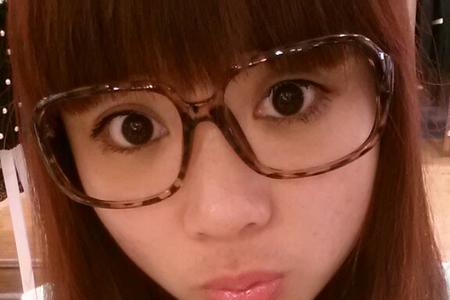 十八岁女孩爱打扮怎么办