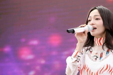 为什么张韶涵唱歌那么难听