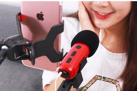 为什么抖音唱歌的都戴个耳机