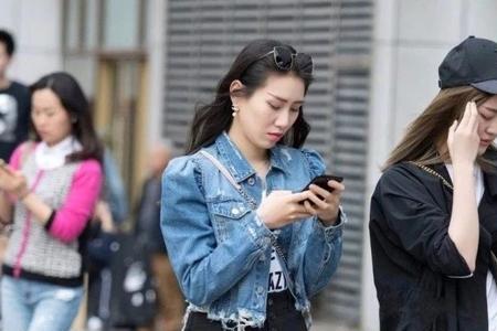 为什么女孩跟女人走路不一样