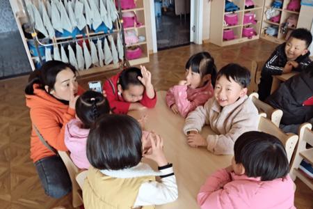 小朋友军训双拐怎么办