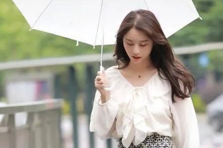 楚楚的女人什么意思