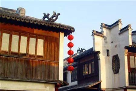 两个字形容周边文化气息浓重