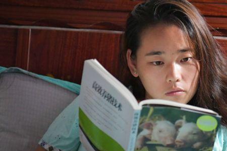 养女自愿嫁养父犯法吗