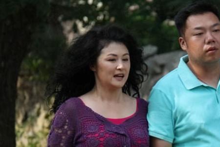 谢大脚是赵本山媳妇的妹妹吗
