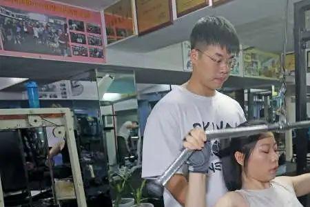 男孩子不撸铁还能撸什么