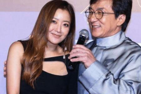 成龙有几个妻子