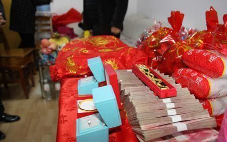 女朋友的弟弟结婚我随礼吗