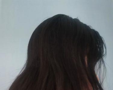 刚拉直的头发淋雨了为什么会炸