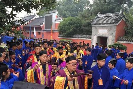 圣墟蓝山道长是谁