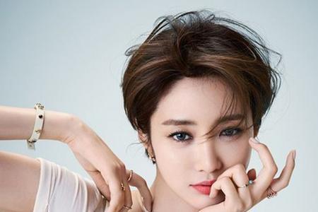 长发妩媚短发宜人的句子
