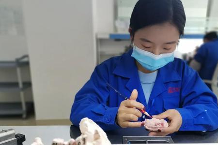 新型材料专业适合女生吗