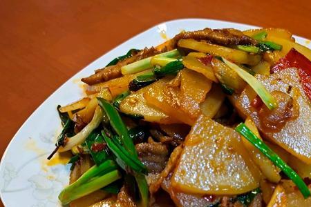 猪肉炒土豆片的做法