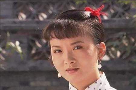 大宅门黄春是被谁养大的
