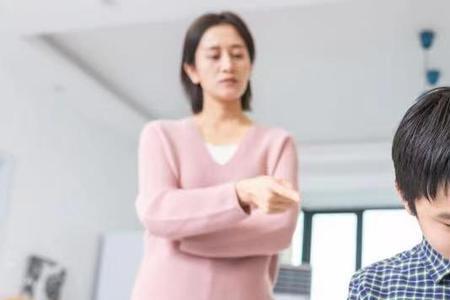叔叔女儿的孩子怎样称呼我爸