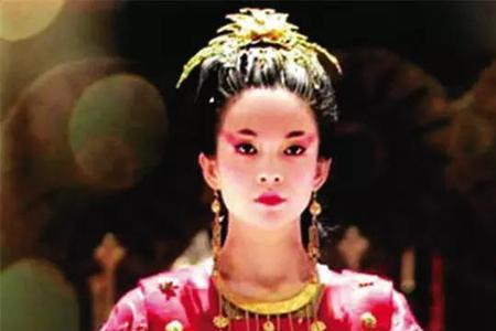 胭脂沾染灰什么意思