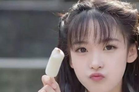 为什么女生长大后手很小