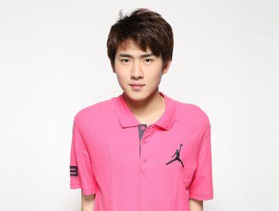 为什么衣服会突然染上粉色