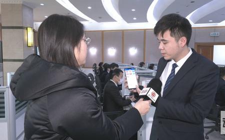 不愿意接受记者采访可以报警吗