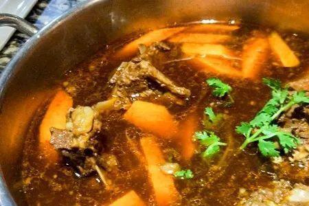 五香羊肉火锅做法