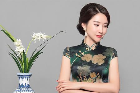 真丝旗袍亮面好还是哑光好