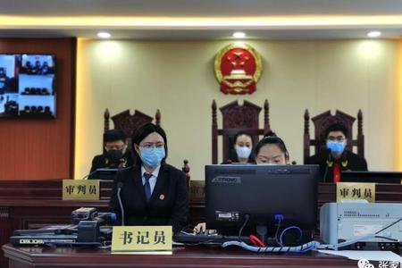 法官让原告撤诉还不让律师参与